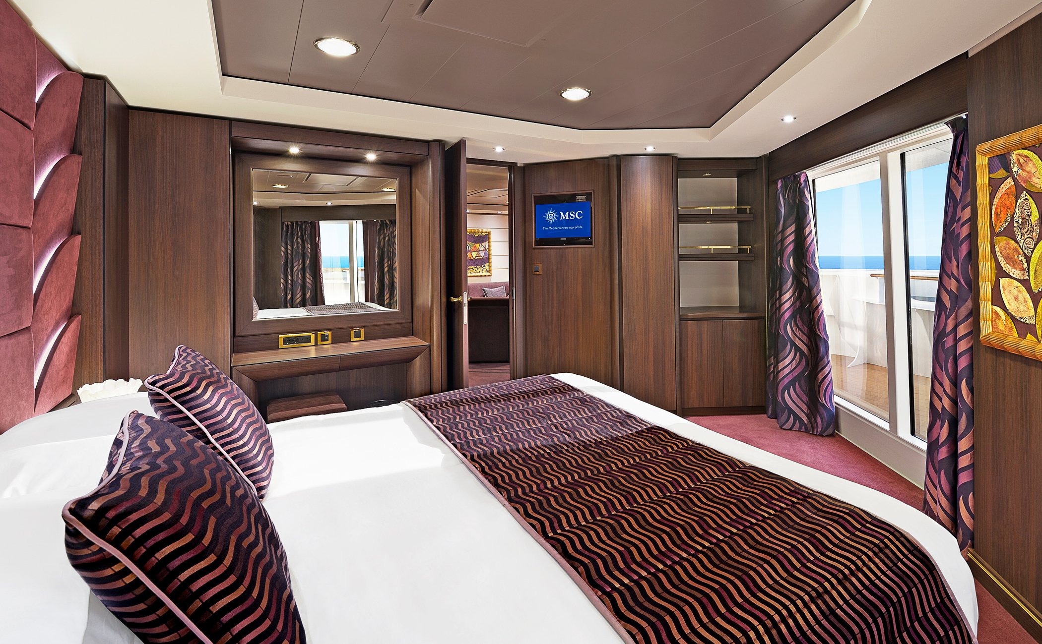 MSC Fantasia Cabin: Panoramic Sealed Window 05